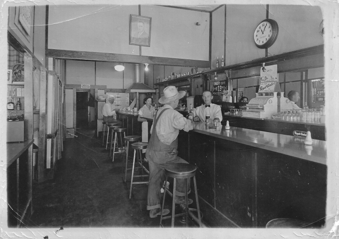 Bartending, Stanley Willems 1930s